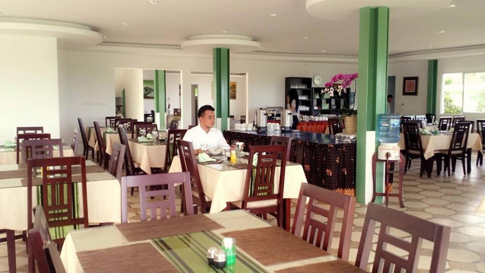 Graha Widjaja Hotel Puncak Exterior photo